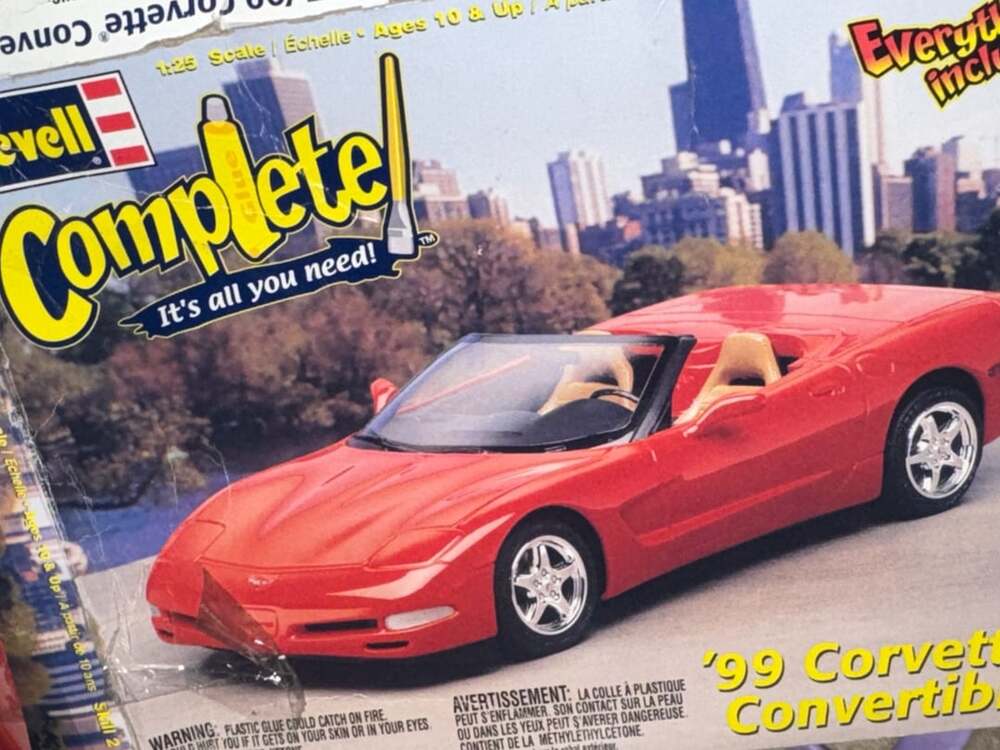 Revell/Monogram #85-2527 1/25 Scale '98 Corvette Roadster - 1998, Factory SEALED